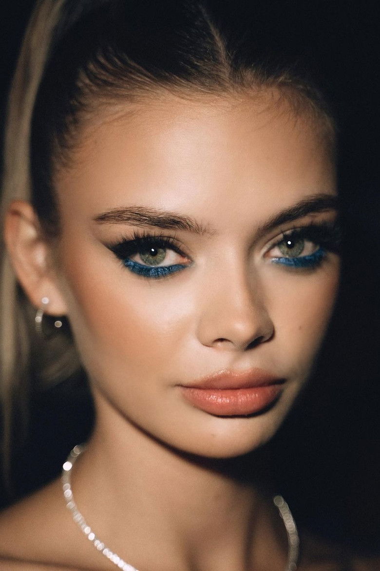 Анна Ищук portrait image