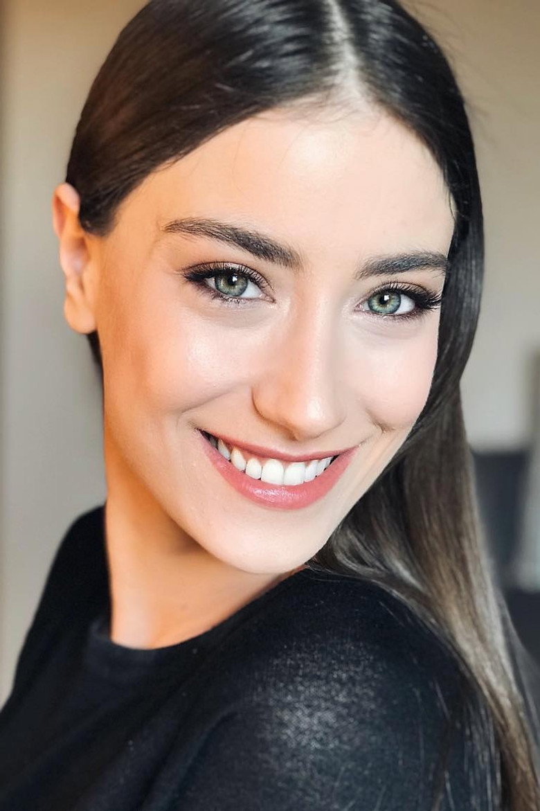 Hazal Kaya photo 12