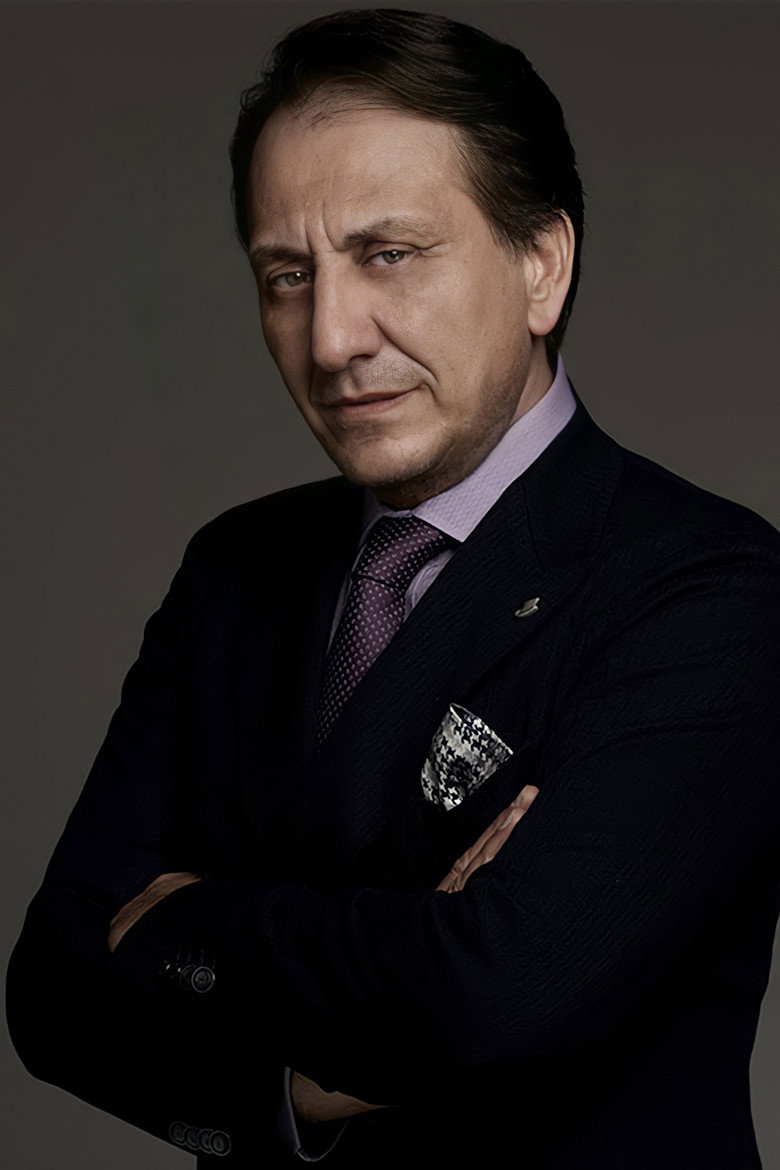 Özgür Ozan photo 2