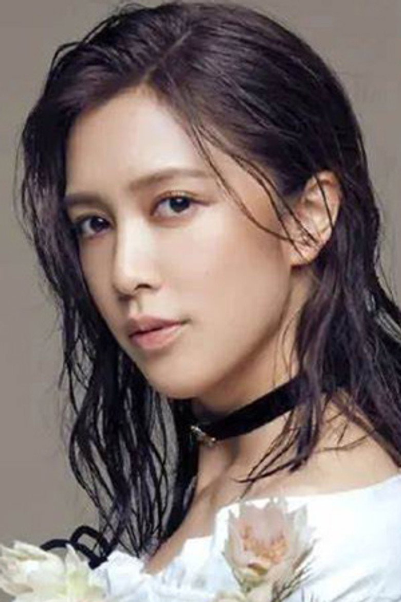 Eugenie Liu photo 7