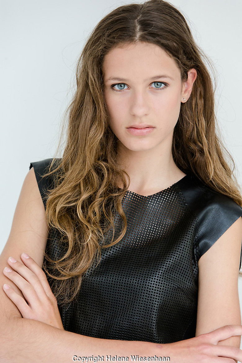 Fee van der Meijs portrait image