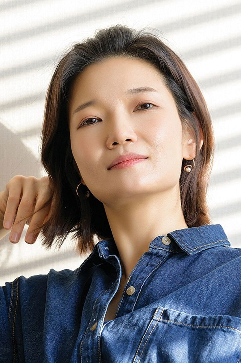 Hwang Jin-young portrait image