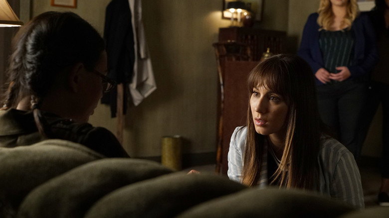 Still from Малки сладки лъжкини - Сезон 7 Епизод 19