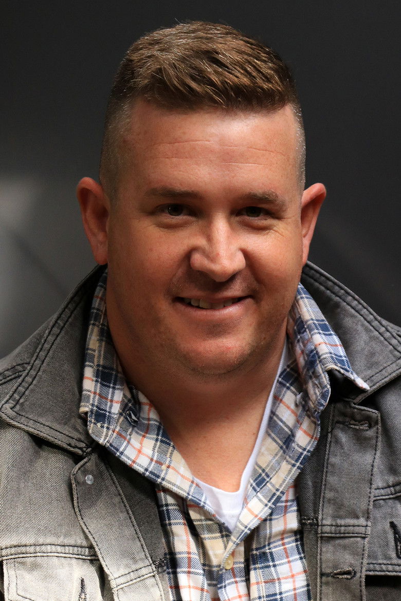 Darren Lindsay portrait image