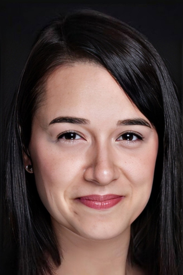 İdil Memi portrait