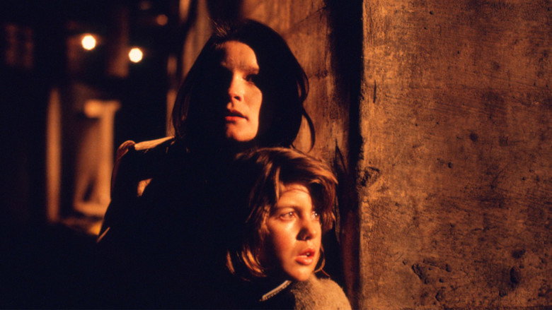 Image d'arrière-plan 1 du film A Stranger Is Watching