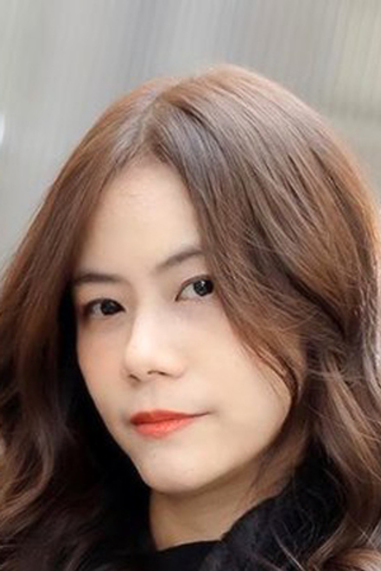 Achariya Dulyapaiboon portrait image