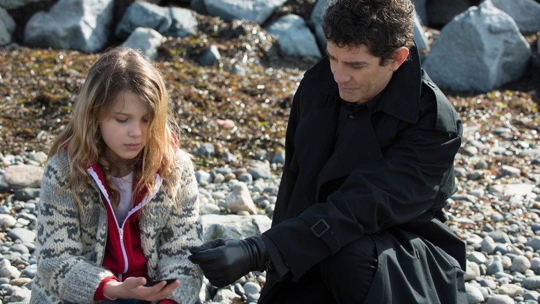 Still from Intruders - Сезон 1 Епизод 1