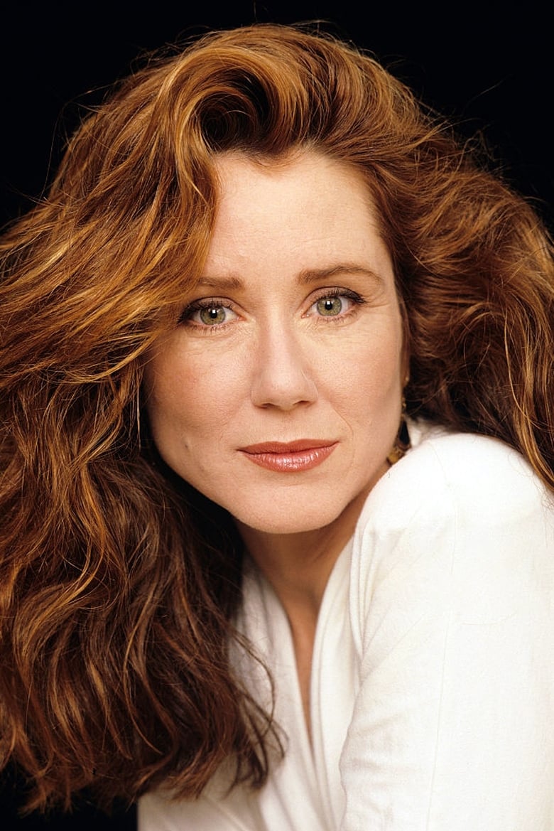 Mary McDonnell headshot