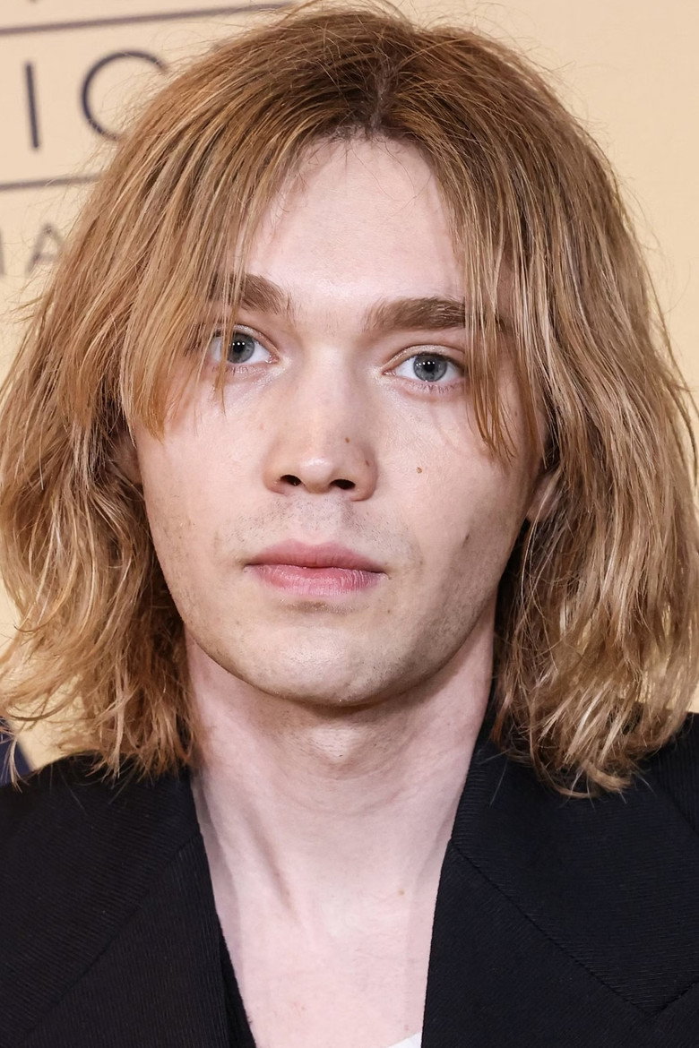 Charlie Plummer photo
