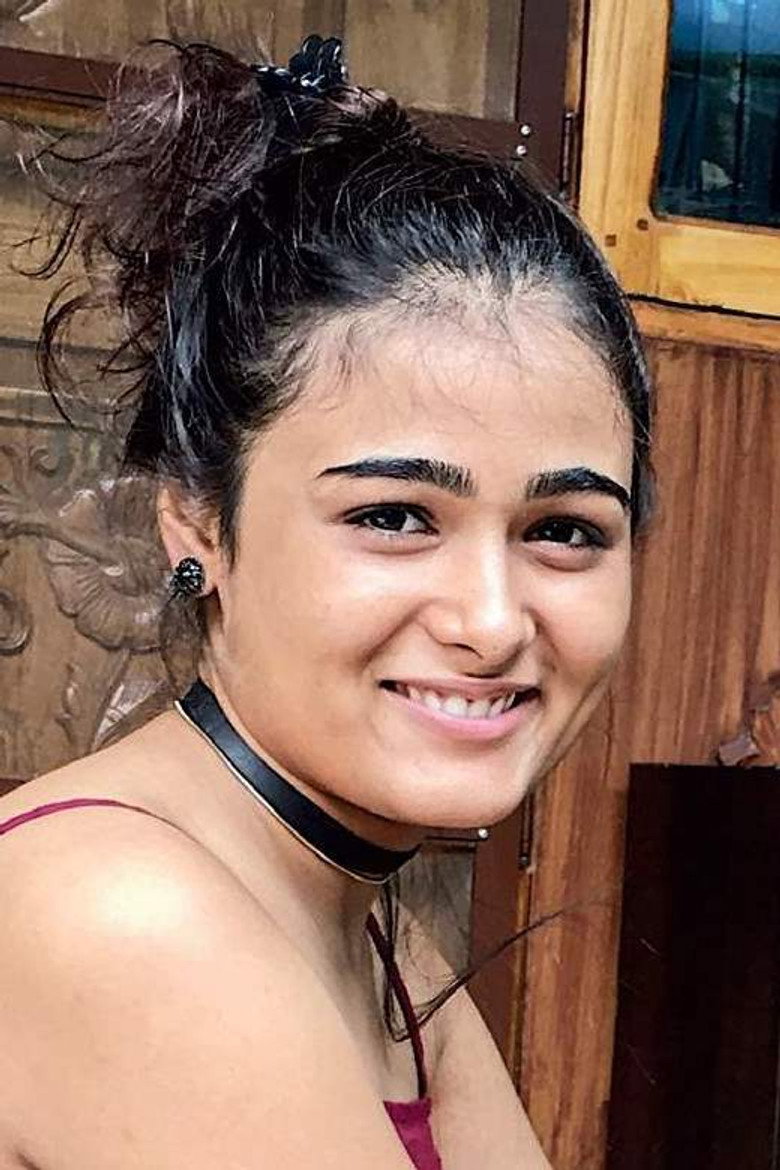 Shalini Pandey photo 5