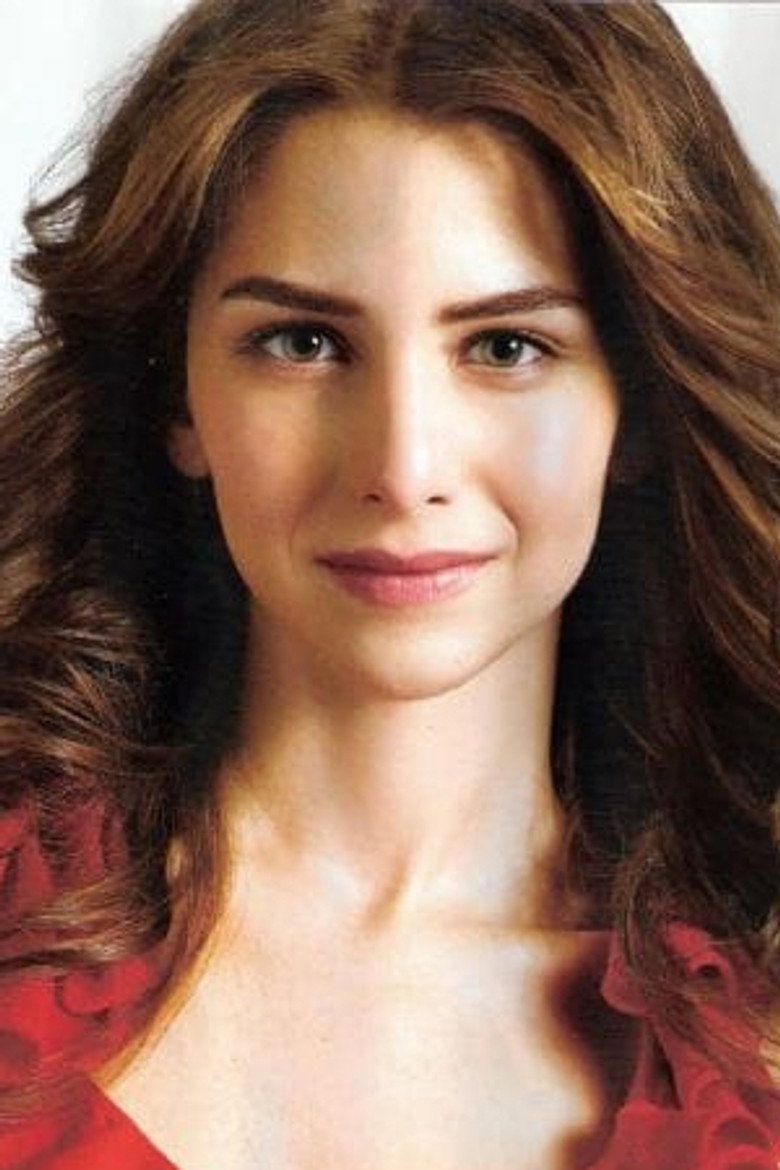 Ezgi Asaroğlu photo 2
