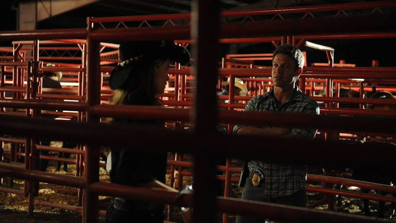 Still from The Glades - Season 4 Episode 12