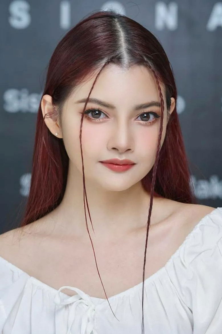 Jamee Jameekorn Wongcha-oum portrait image