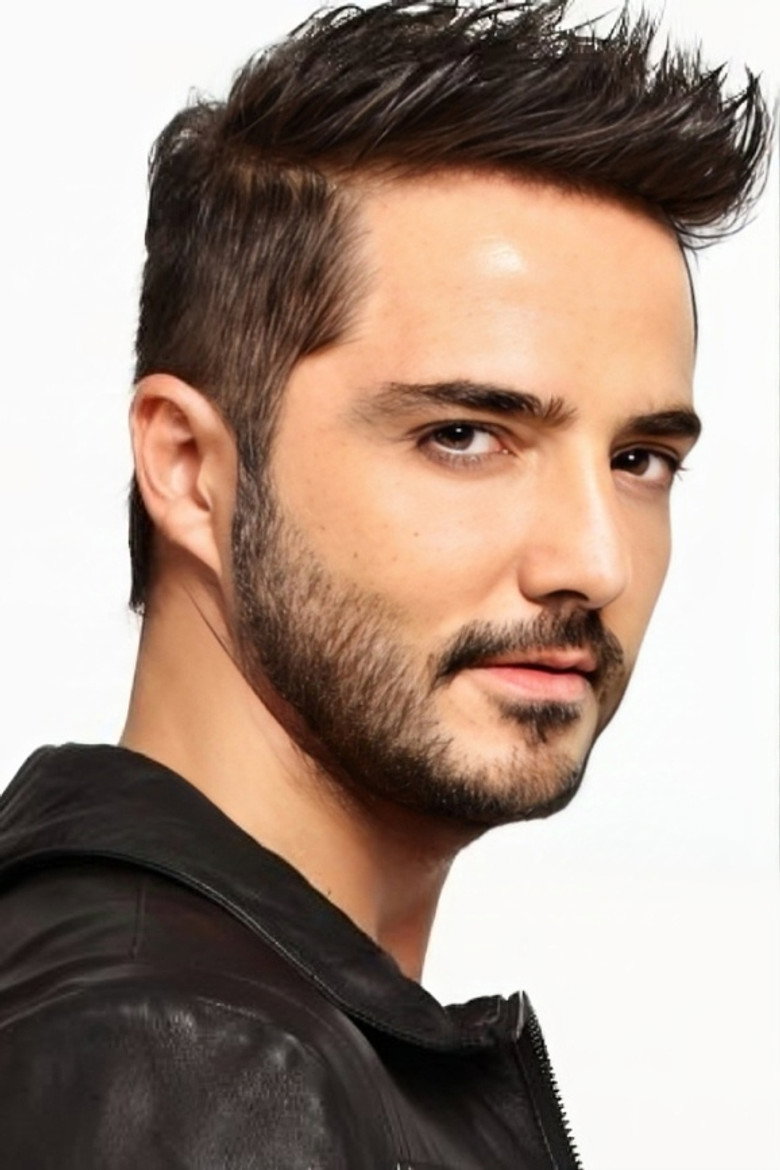 Gökhan Özen photo