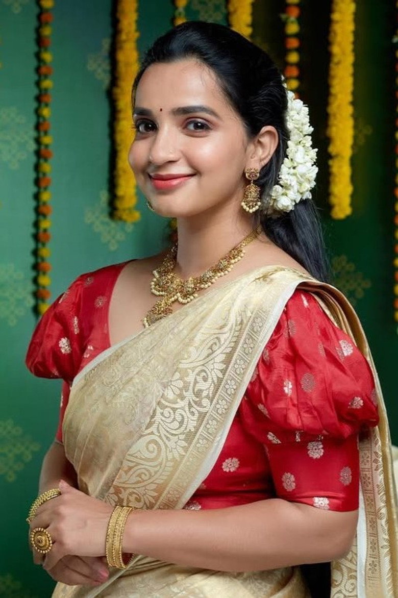 Malavika Krishnadas photo