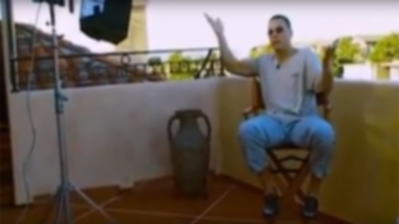 Dans la peau de Jean-Claude Van Damme main backdrop