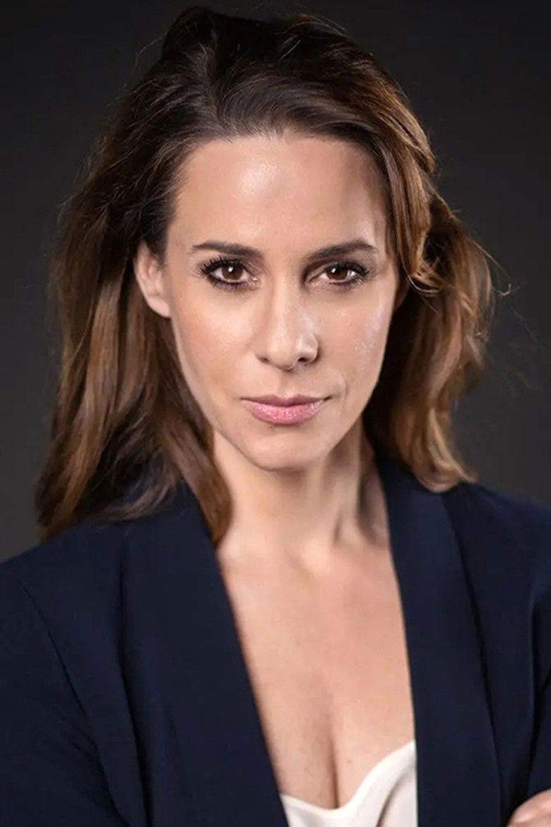 Natalie Amiri portrait image