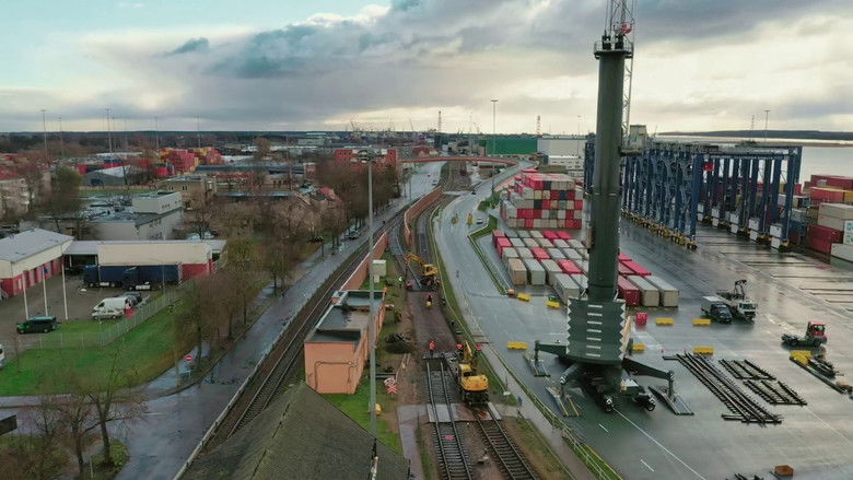 Still image for Impossible Repairs season 1 episode 4: Panama Canal Railway Still image for Impossible Repairs season 1 episode 4: Panama Canal Railway