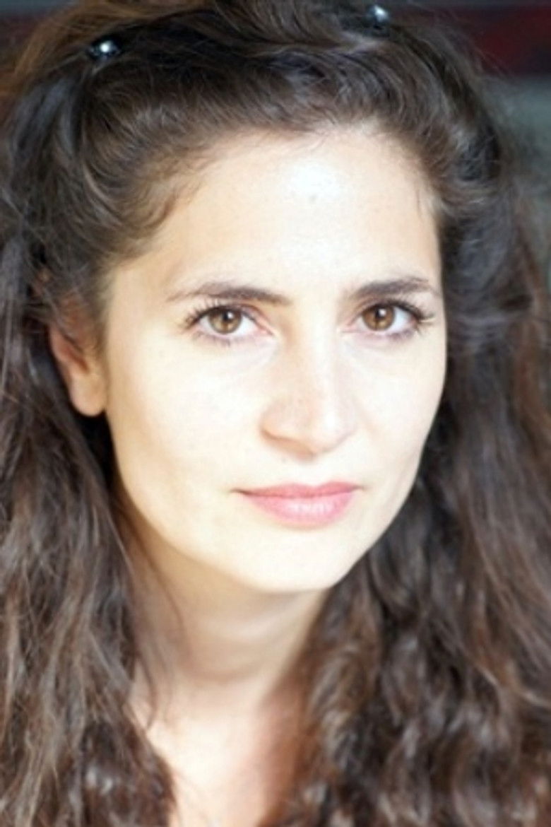 Lara Suyeux portrait image