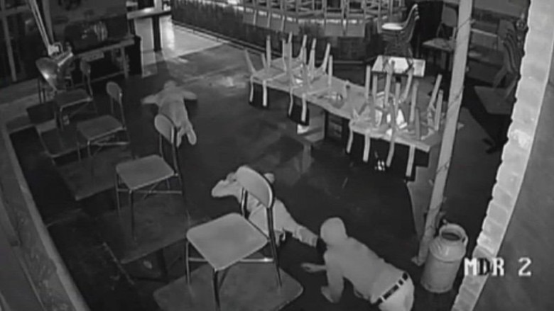 Still image for Crimes Gone Viral: Eyewitness season 1 episode 6: Cemetery Showdown Still image for Crimes Gone Viral: Eyewitness season 1 episode 6: Cemetery Showdown