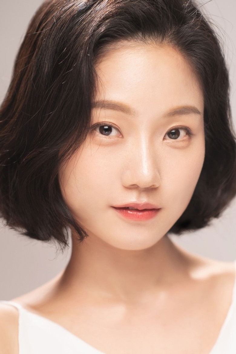 Hwang Hee-jung portrait image