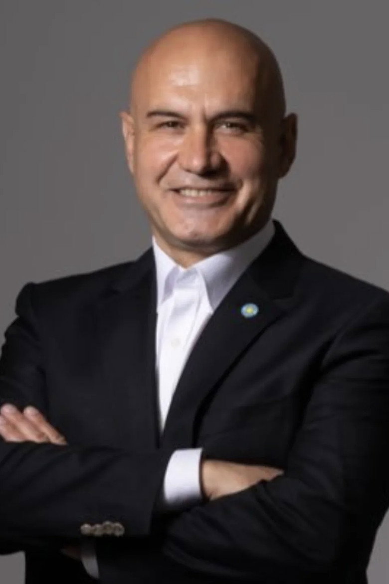 Turhan Çömez portrait