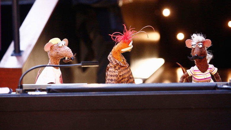 Still from The Muppets - Season 1 Episode 15