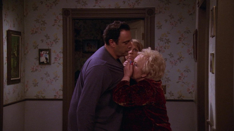 Still from Everybody Loves Raymond - ซีซัน 9 ตอน 15