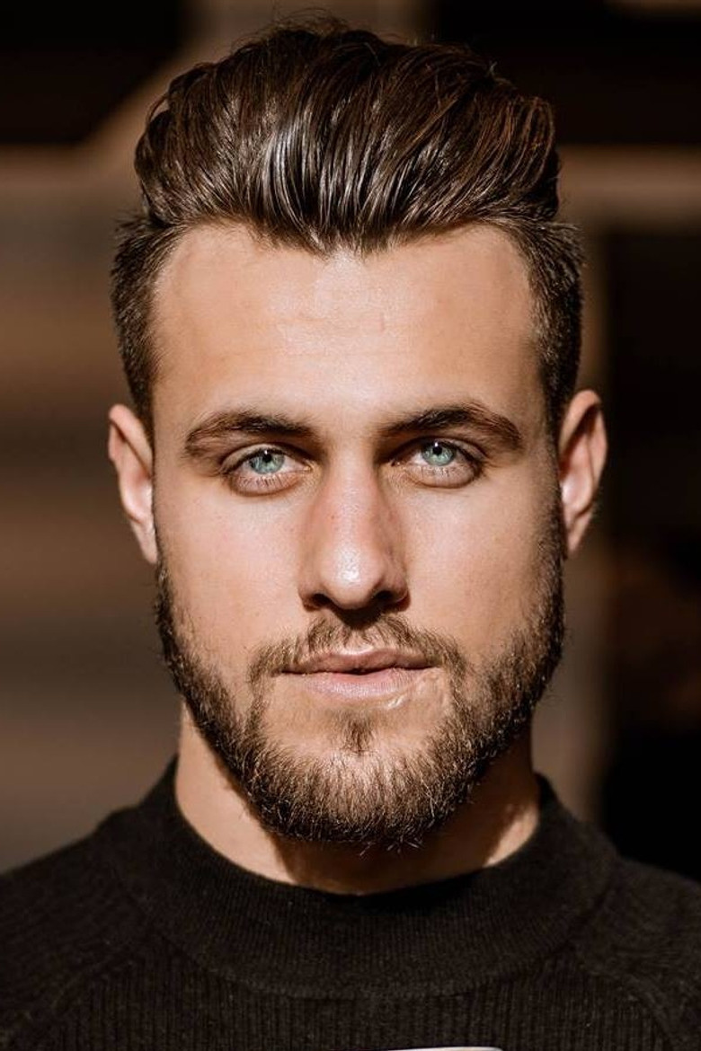 Mitchell Eason portrait image