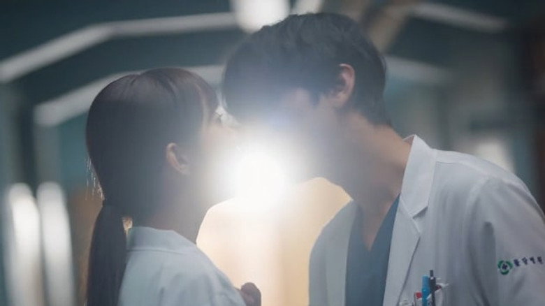 Still from 낭만닥터 김사부 - Season 3 Episode 2