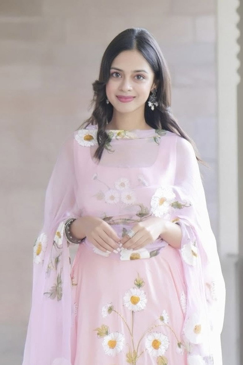 Nitanshi Goel photo