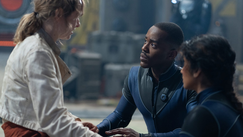 Still from Doctor Who - Season 2 Episode 3