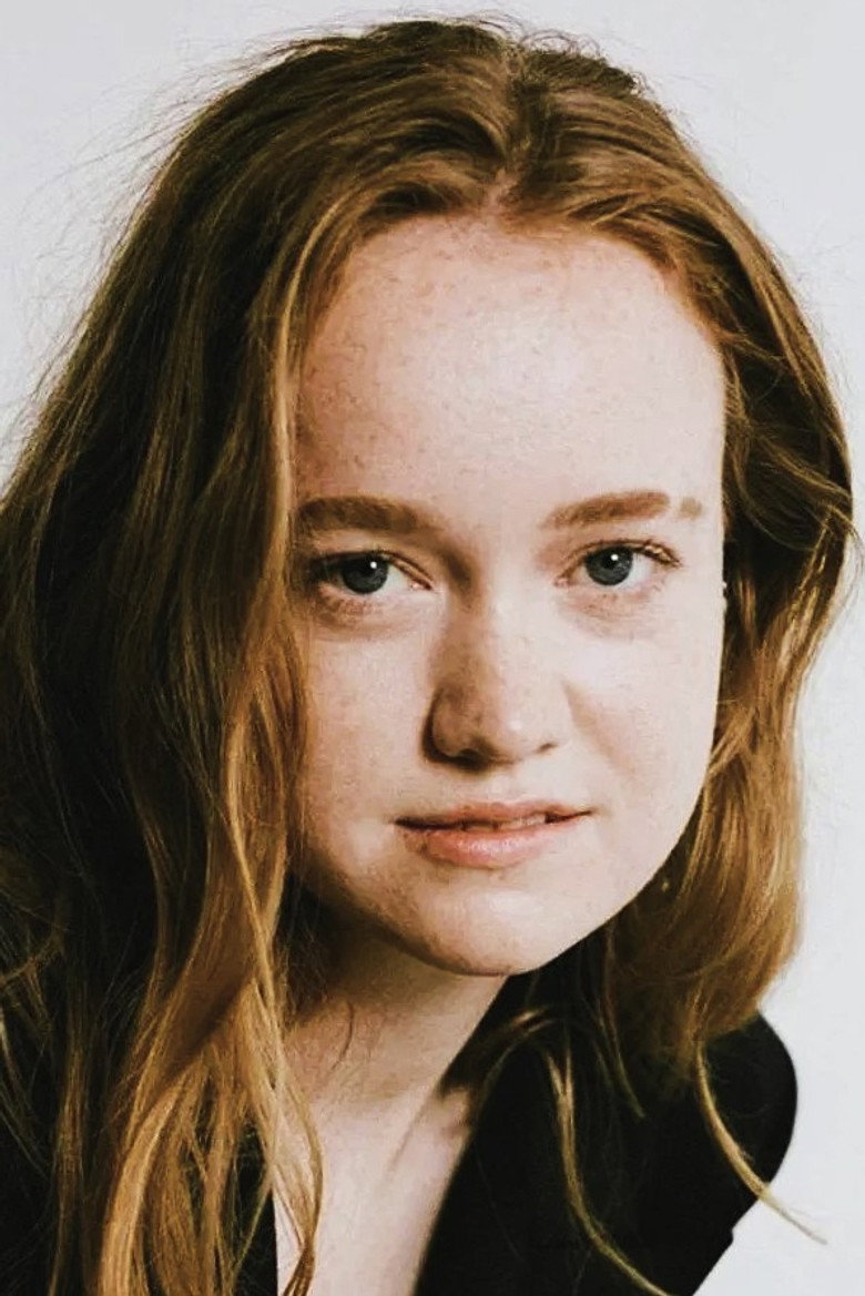 Liv Hewson photo 2