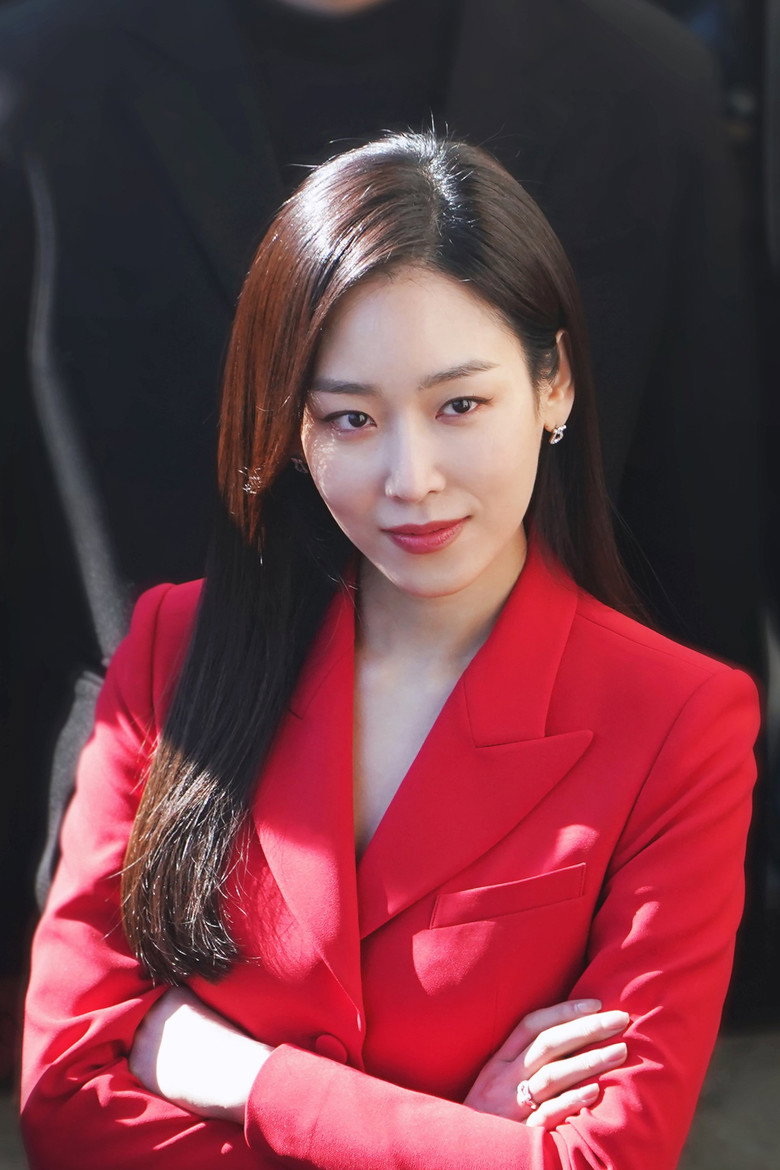 Seo Hyun-jin photo 3