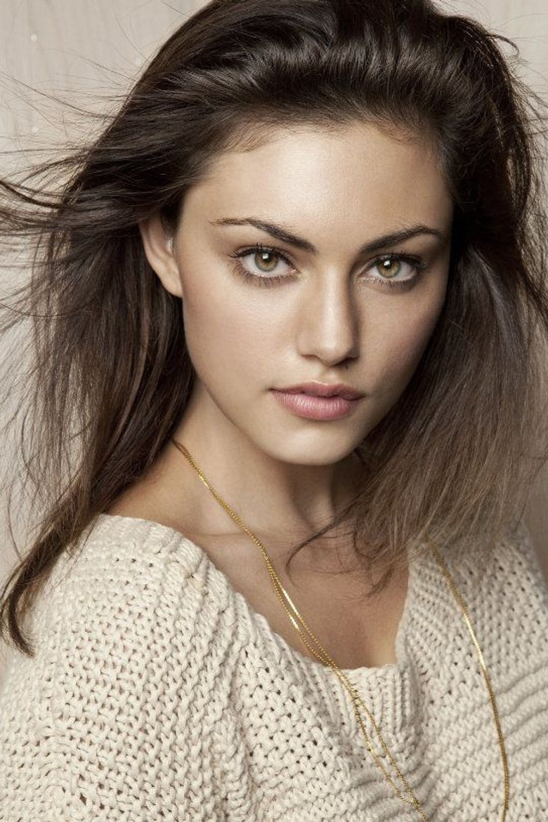 Phoebe Tonkin photo