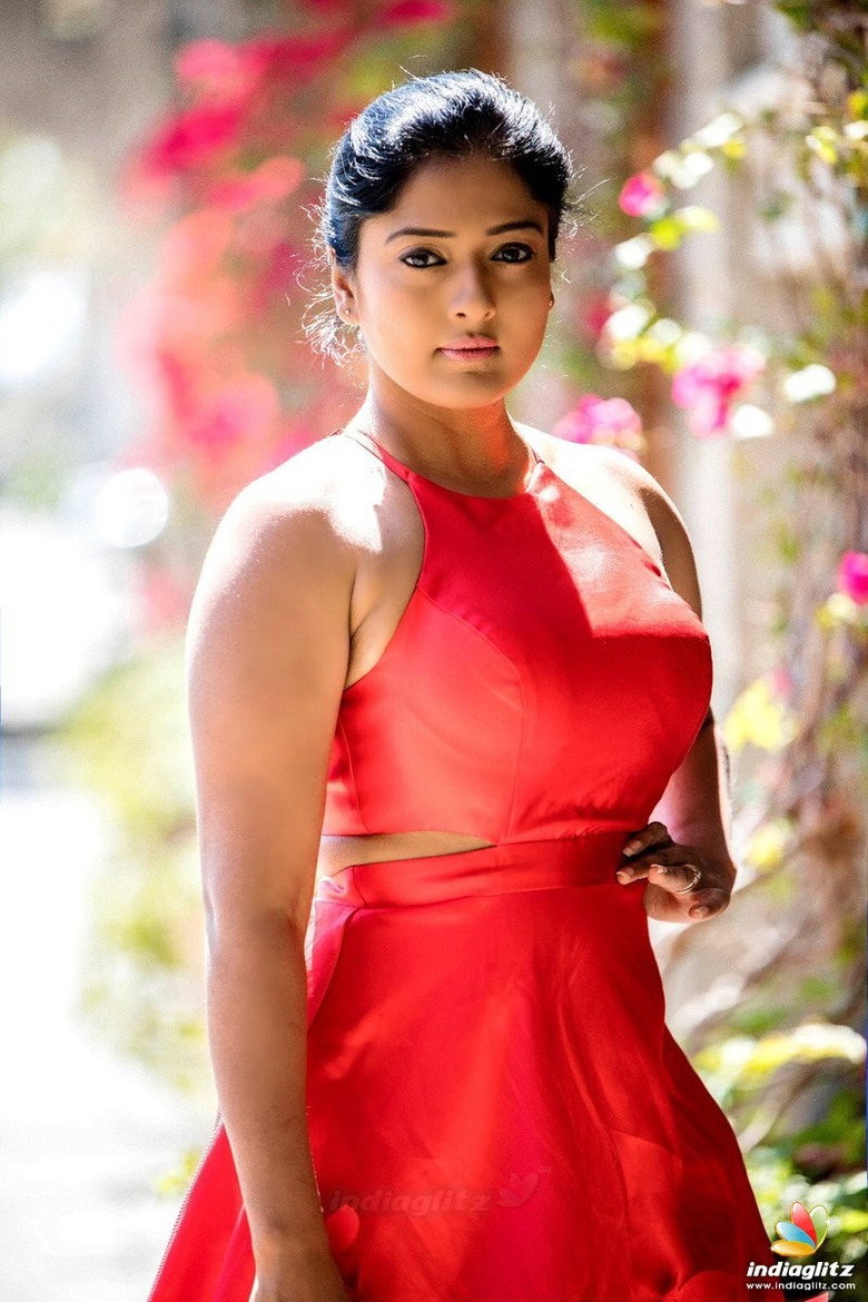 Gayathri Raguram photo 2