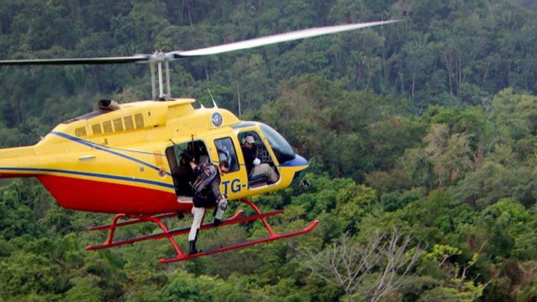 Still from Bear Grylls: Escape From Hell - ซีซัน 1 ตอน 1
