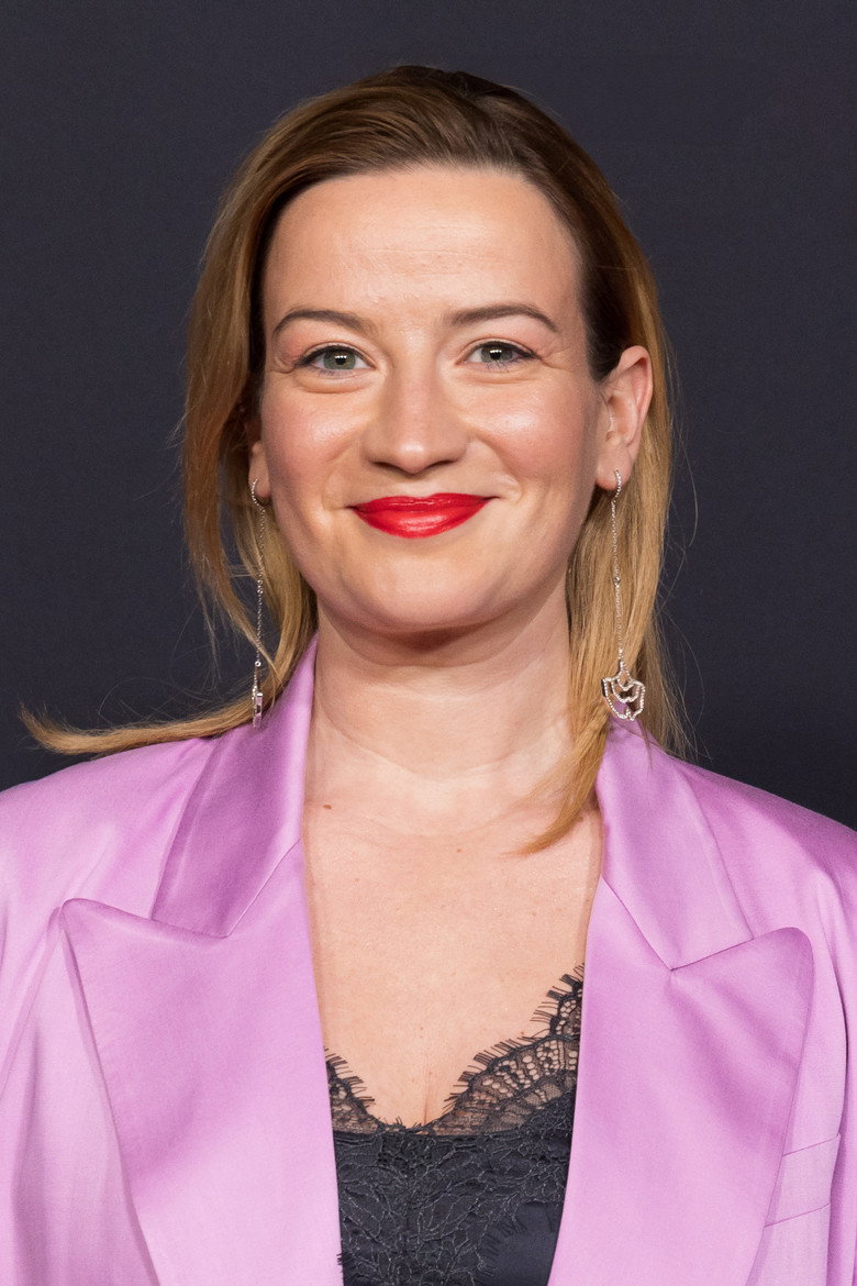 Nina Gummich photo