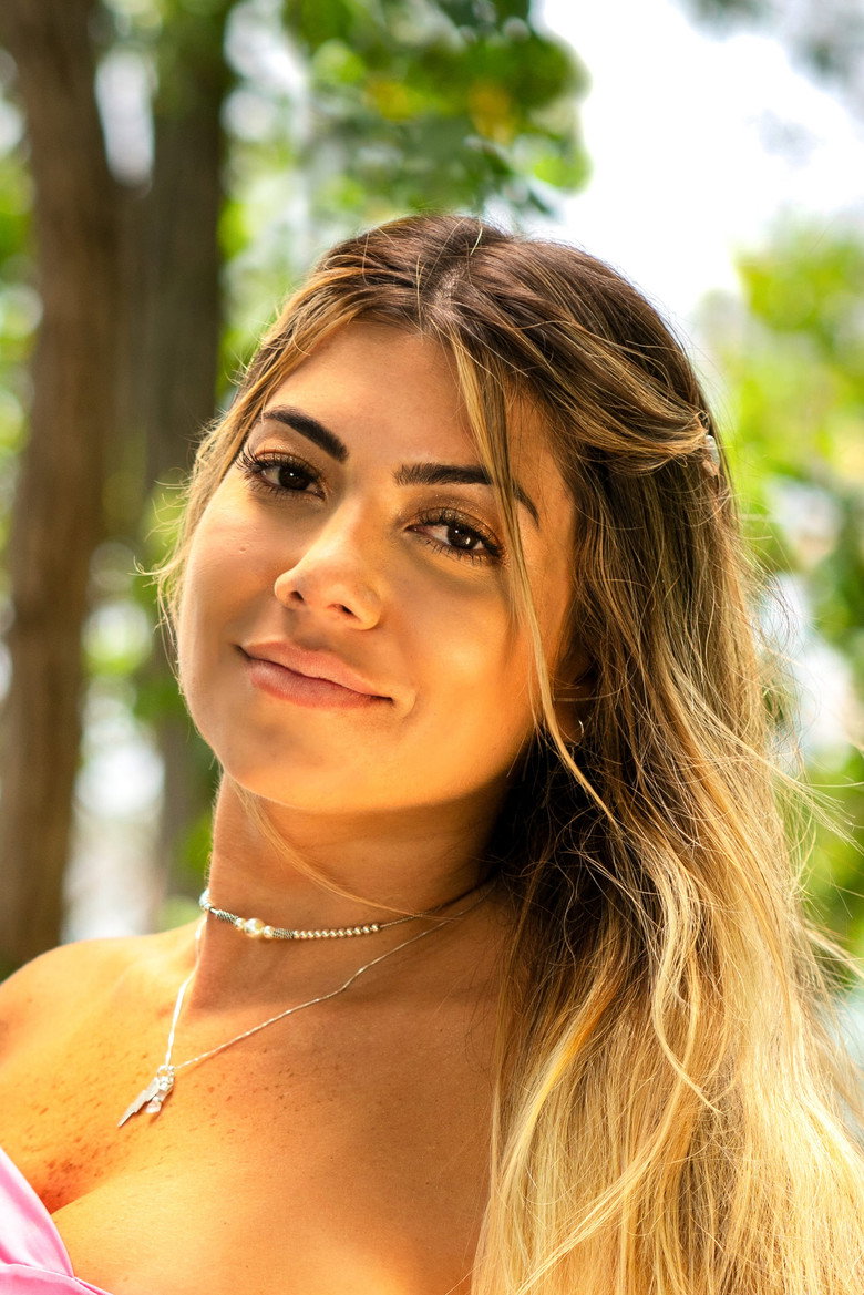 Camilla Costa portrait