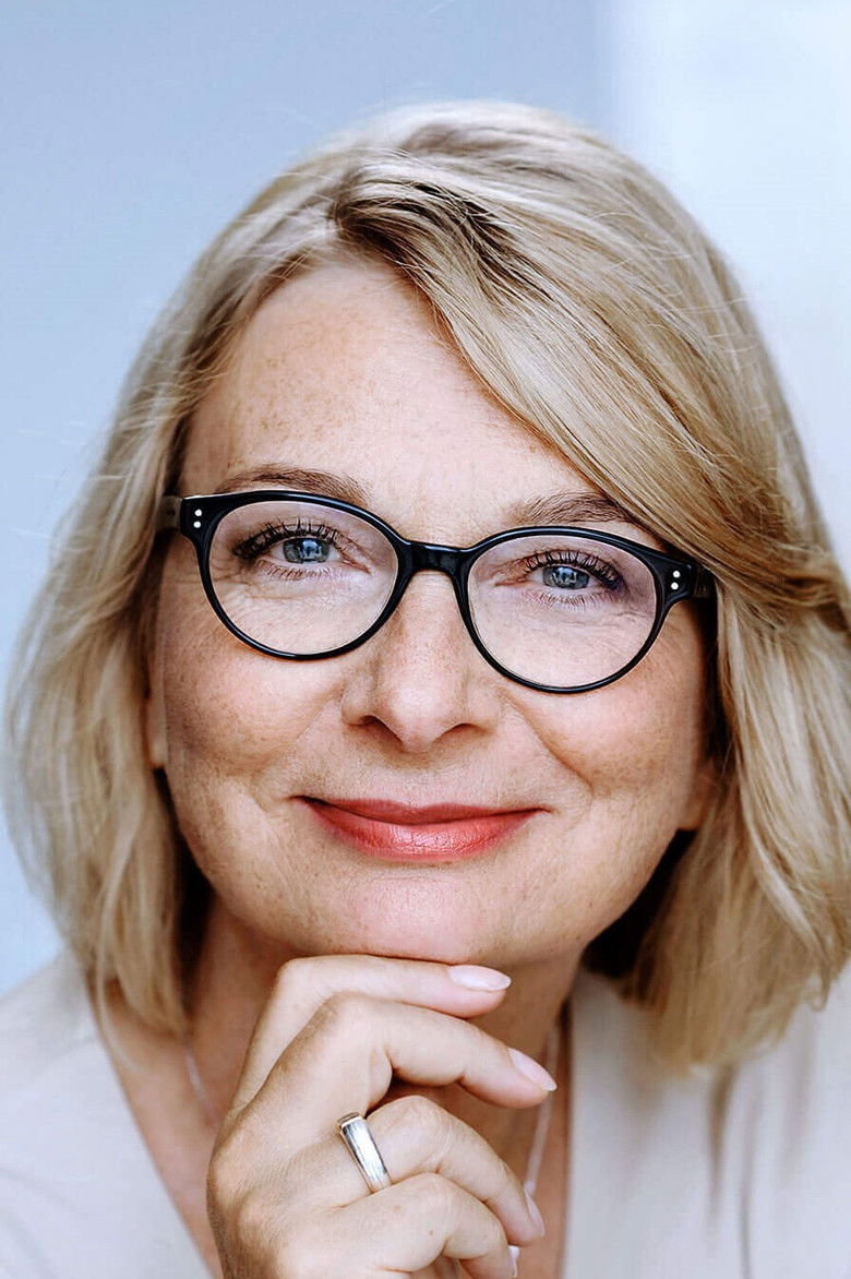 Annette Reeker portrait image