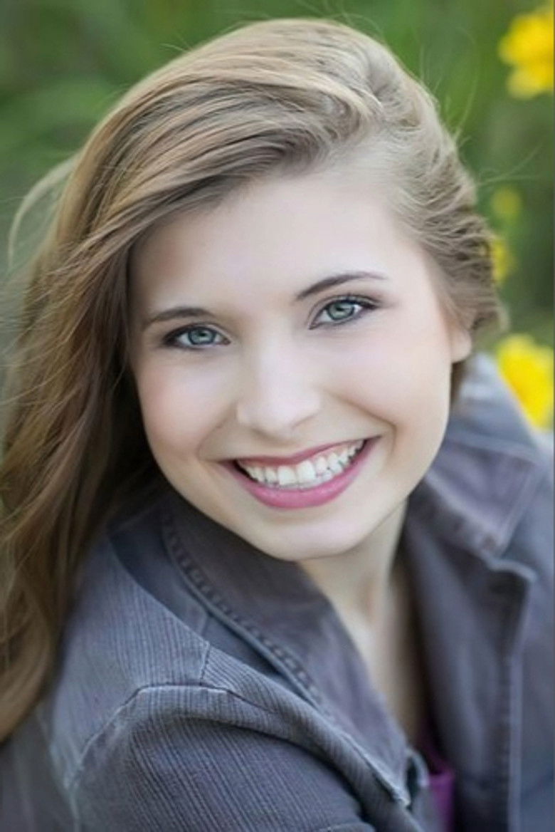 Savannah Bradshaw portrait image