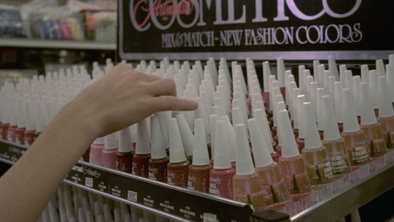 Image d'arrière-plan 5 du film Old Enough