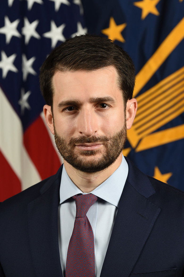 Ezra Cohen portrait image