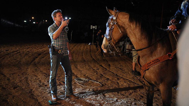 Still from The Glades - Season 4 Episode 12