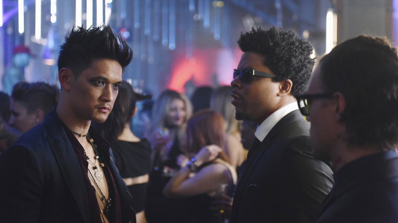Shadowhunters: Instrumentos Mortais: 1×1 – Cinepremium