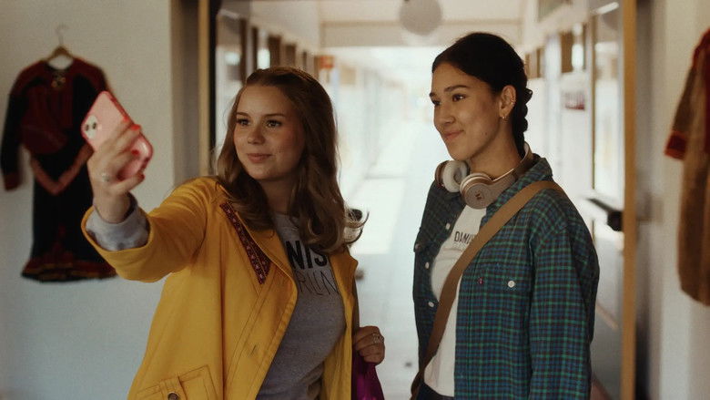 Image d'arrière-plan 11 du film Biru Unjárga