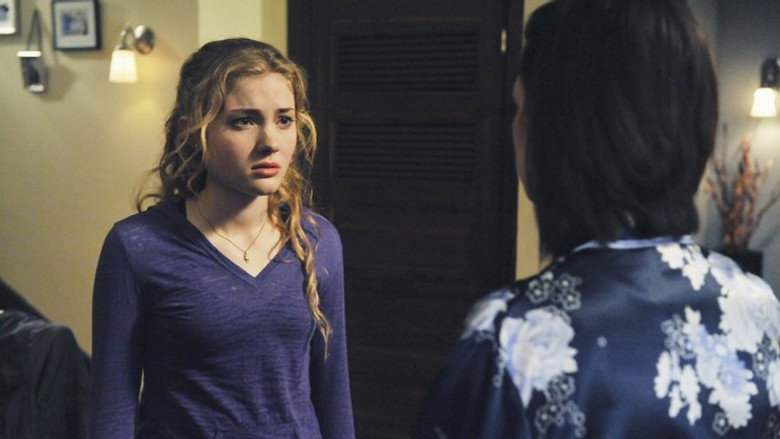 Still from The Nine Lives of Chloe King - Season 1 Episode 8