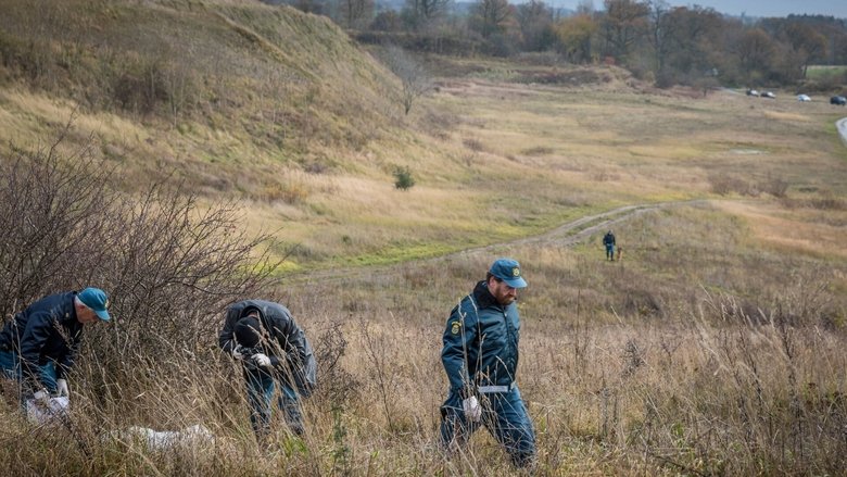 Still image for The Hunt for a Killer season 1 episode 2: Episode 2 Still image for The Hunt for a Killer season 1 episode 2: Episode 2