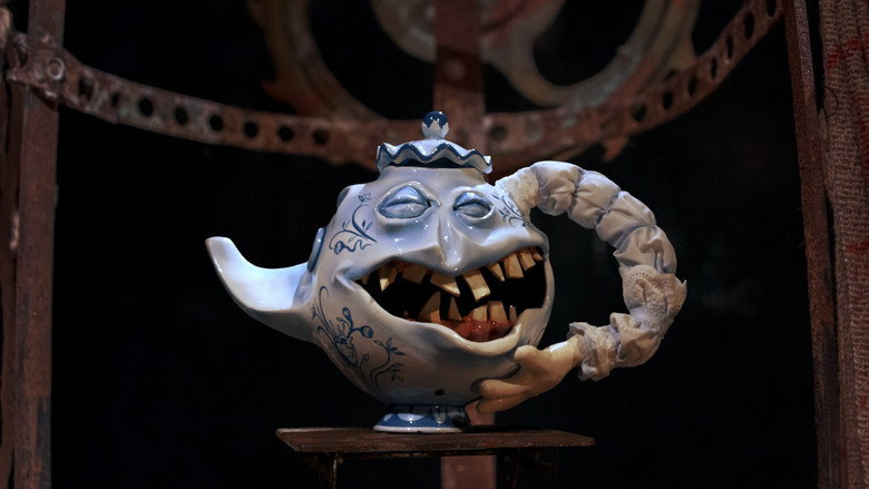Imatge de Smiling with Tea